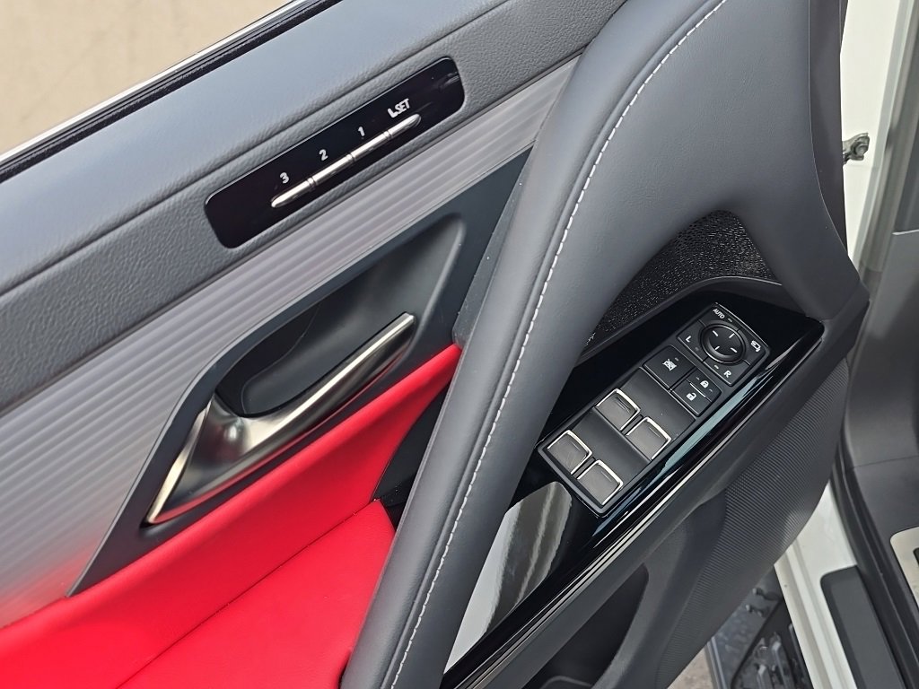 Used 2024 Lexus LX 600 F Sport image 15