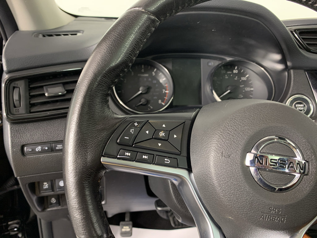 Used 2017 Nissan Rogue SL w/ SL Premium Package image 19