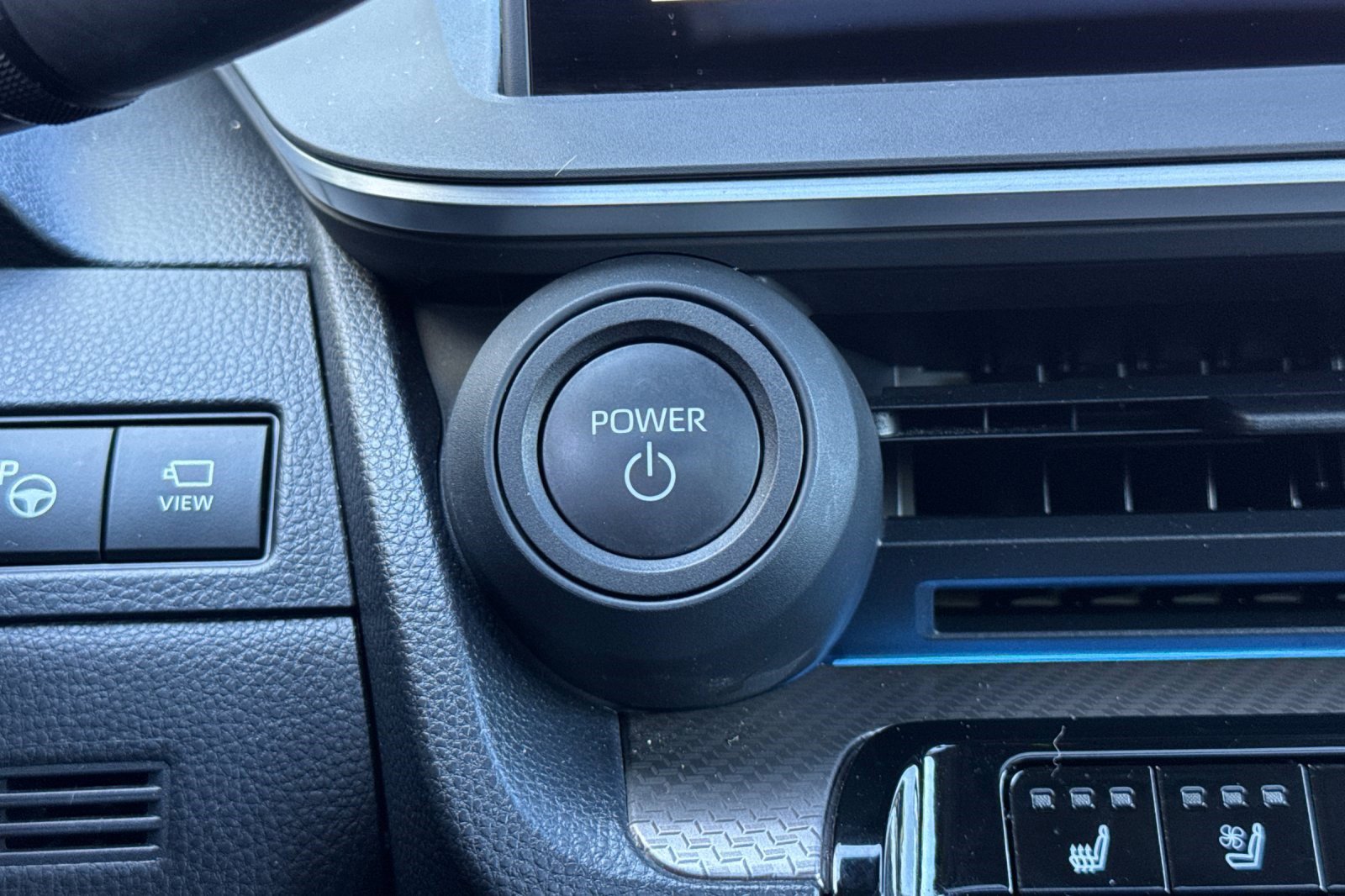 Used 2024 Toyota Prius Limited w/ Limited Premium Package image 33