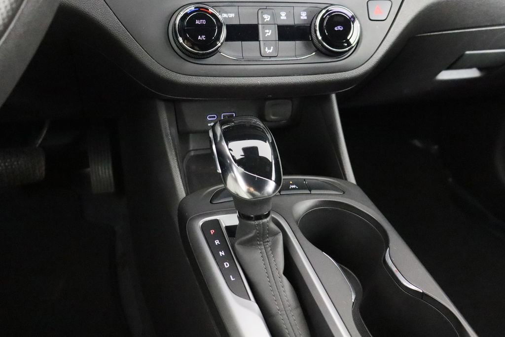 Used 2025 Buick Envista Preferred image 19