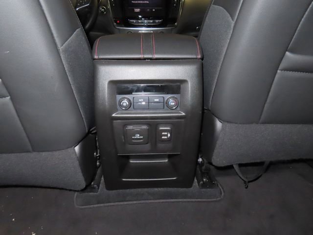 Used 2023 Chevrolet Traverse RS image 28