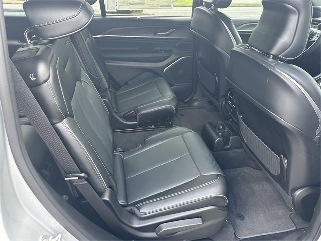 Used 2024 Jeep Grand Cherokee L Overland w/ Luxury Tech Group IV image 15