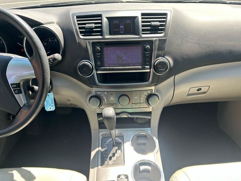 Used 2013 Toyota Highlander 4WD Hybrid image 11