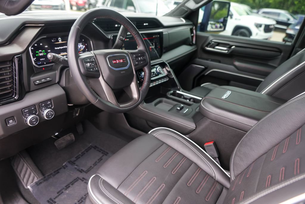 Used 2025 GMC Sierra 2500 AT4X image 13