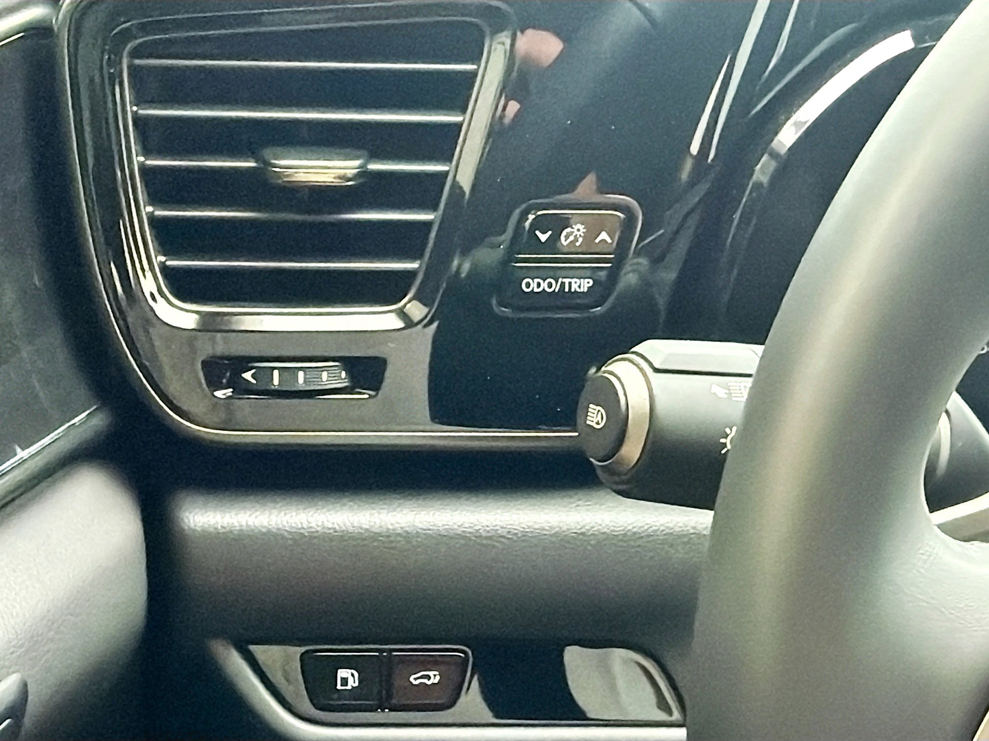 Used 2025 Lexus NX 250 FWD w/ Accessory Package (2T) image 37