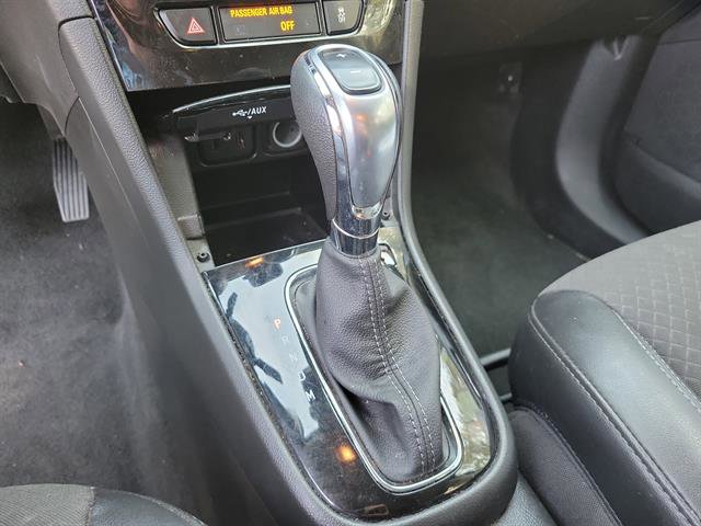 Used 2021 Buick Encore Preferred AWD/4WD image 16