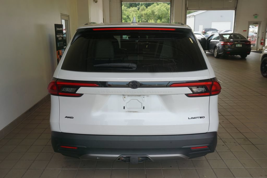 Used 2024 Toyota Grand Highlander AWD image 18