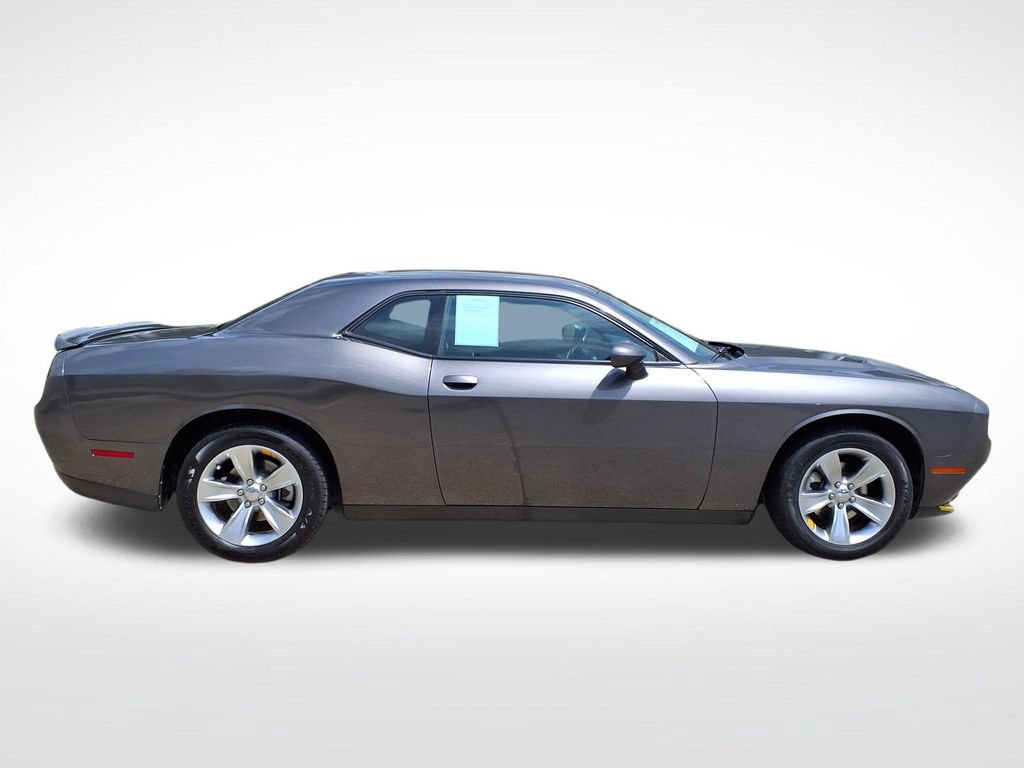 Used 2021 Dodge Challenger SXT RWD image 5