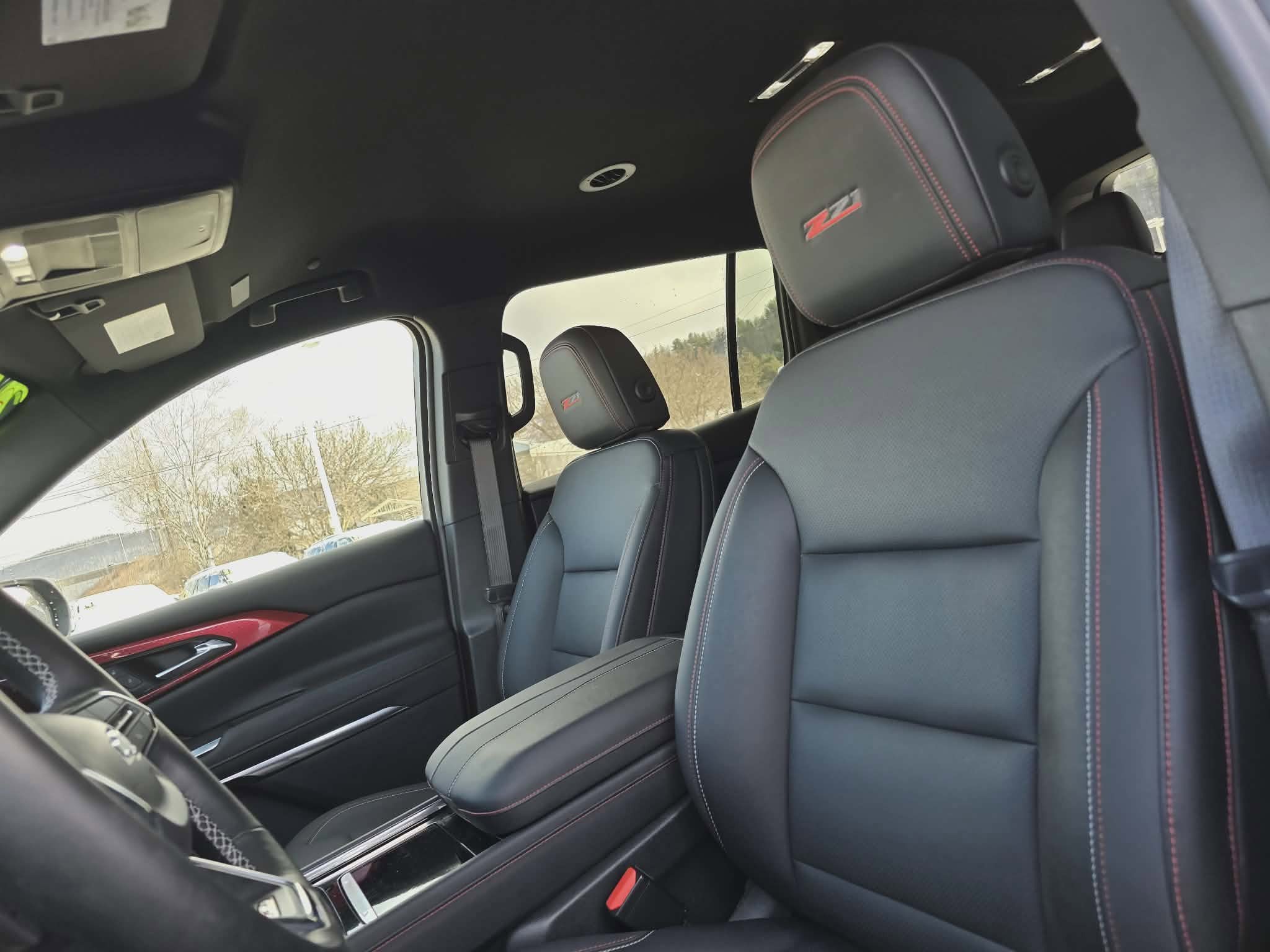 Used 2024 Chevrolet Traverse Z71 image 10