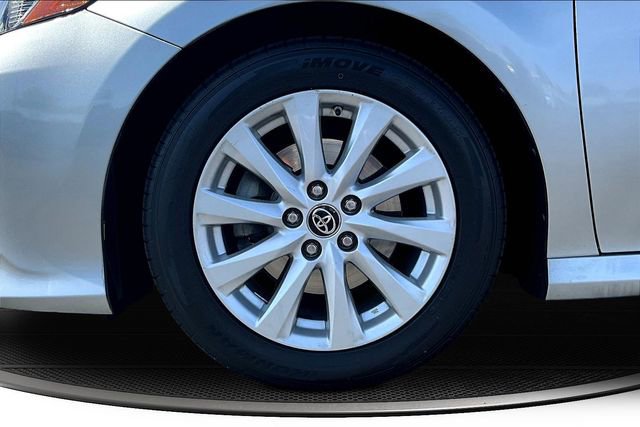 Used 2019 Toyota Camry LE image 32