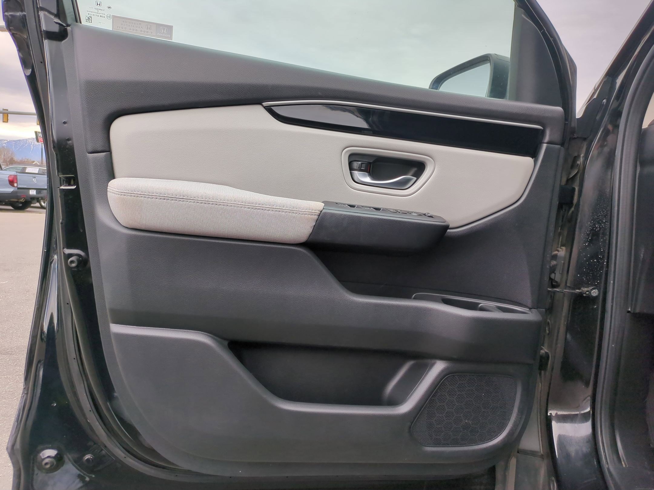 Used 2023 Honda Pilot LX image 15