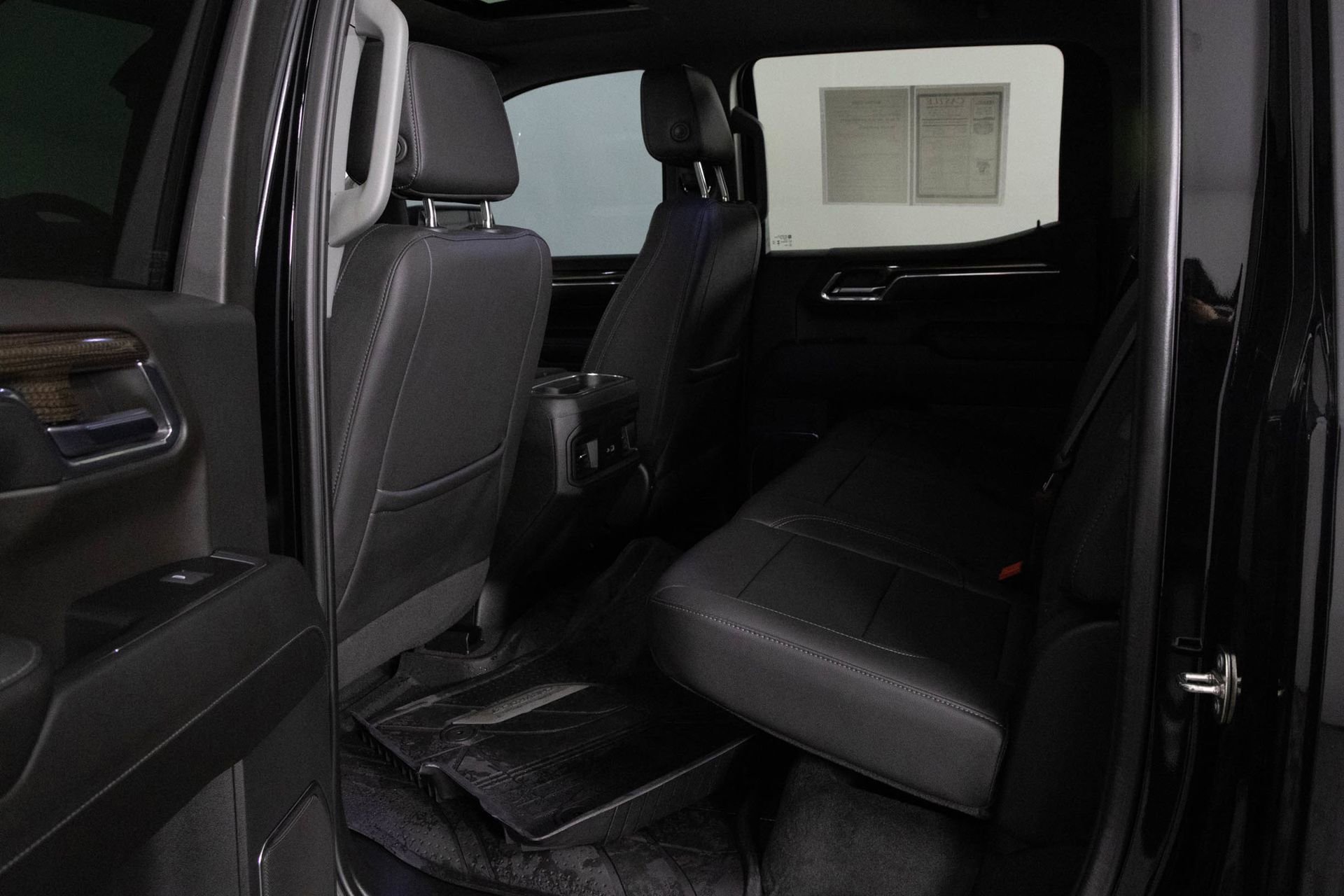 Used 2024 Chevrolet Silverado 1500 RST w/ Redline Edition AWD/4WD image 34