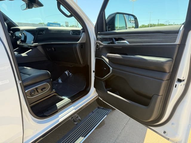 Used 2024 Jeep Wagoneer Series III w/ Premium Group I AWD/4WD image 55