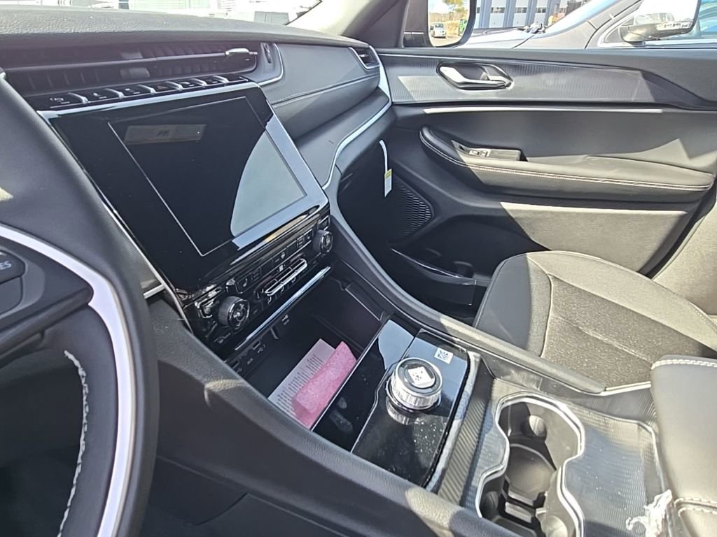 New 2026 Jeep Grand Cherokee L Laredo image 9