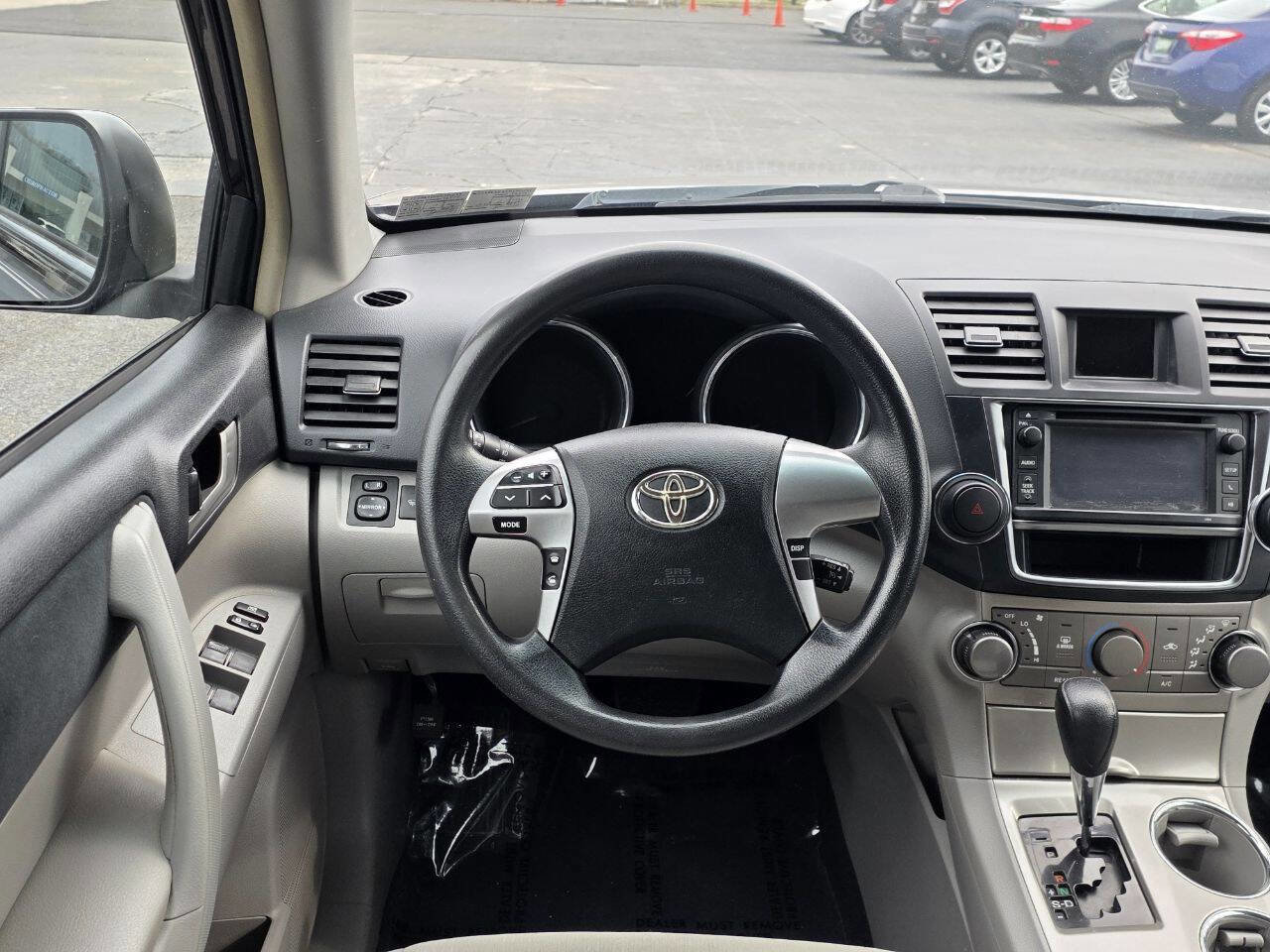 Used 2013 Toyota Highlander Plus image 16