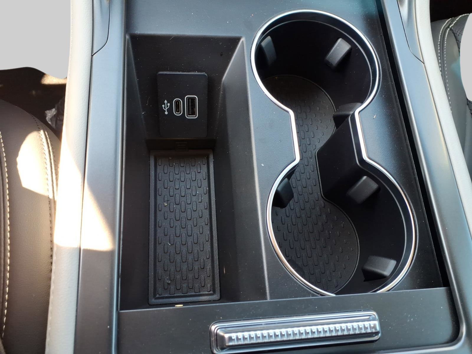 Used 2024 Lincoln Nautilus Reserve image 19