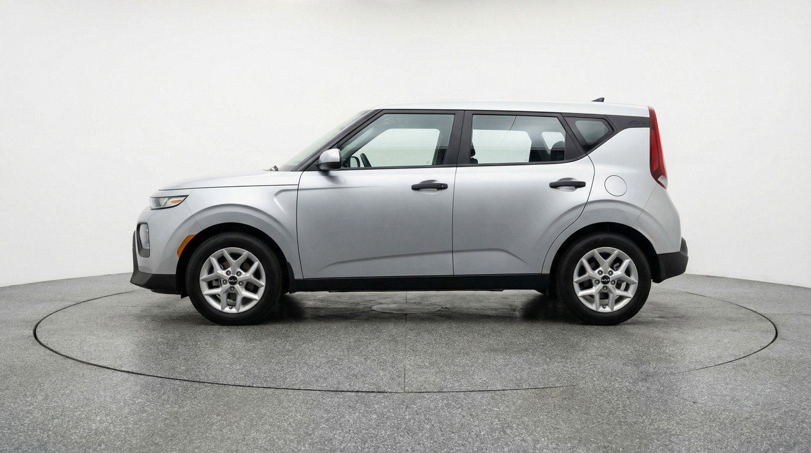 Used 2025 Kia Soul LX w/ LX Technology Package image 5