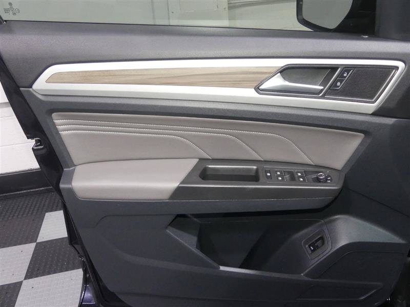 Used 2022 Volkswagen Atlas SEL AWD/4WD image 18