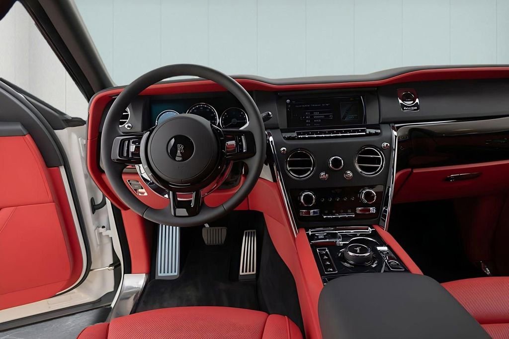 Used 2023 Rolls-Royce Cullinan image 28