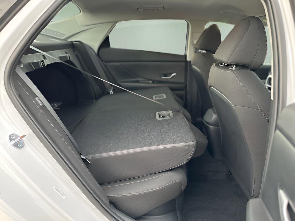 New 2025 Hyundai Elantra Blue image 25