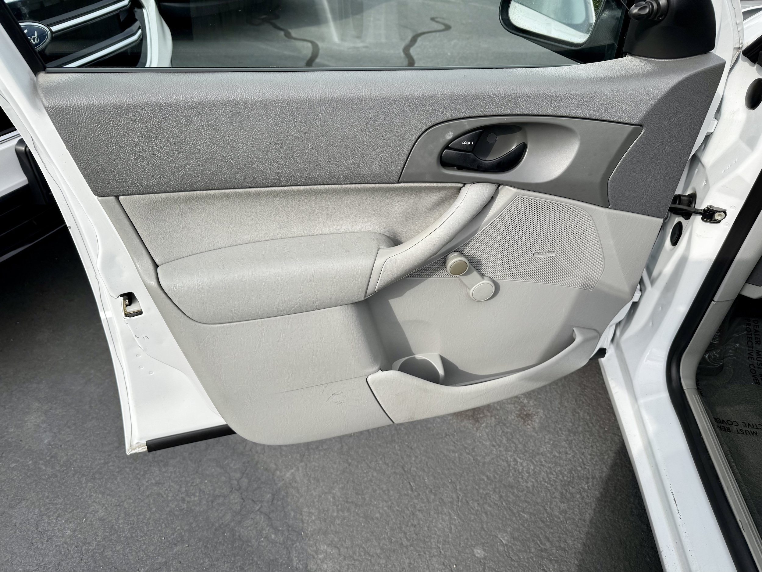 Used 2005 Ford Focus ZX4 Sedan FWD image 20