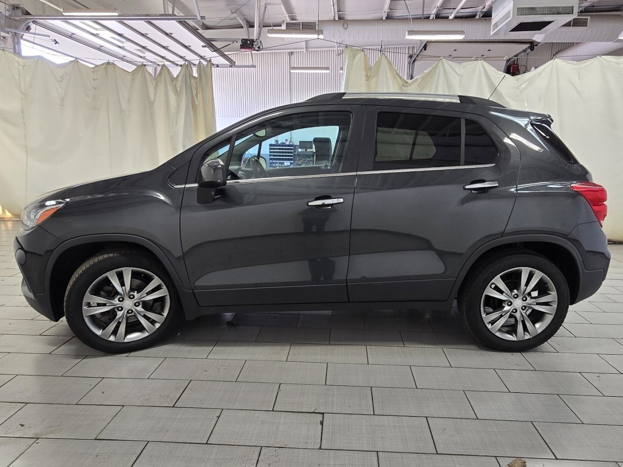 Used 2019 Chevrolet Trax LT w/ Driver Confidence Package image 10