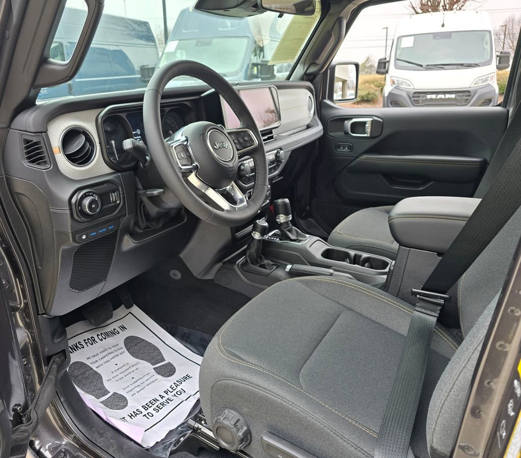 Used 2025 Jeep Wrangler Unlimited Sahara w/ Safety Group image 34