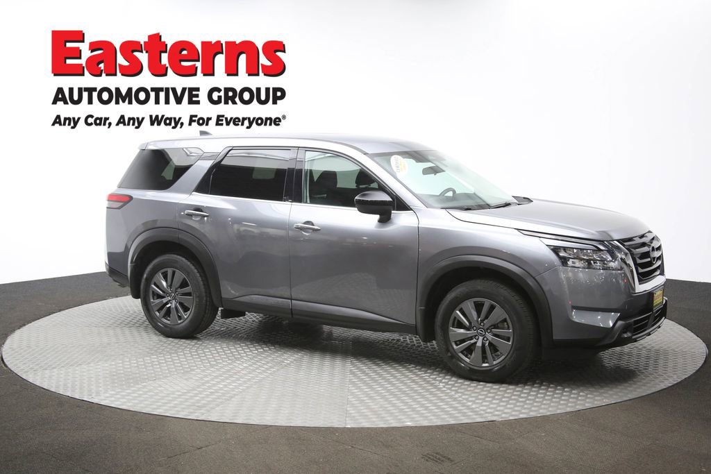Used 2024 Nissan Pathfinder S image 47