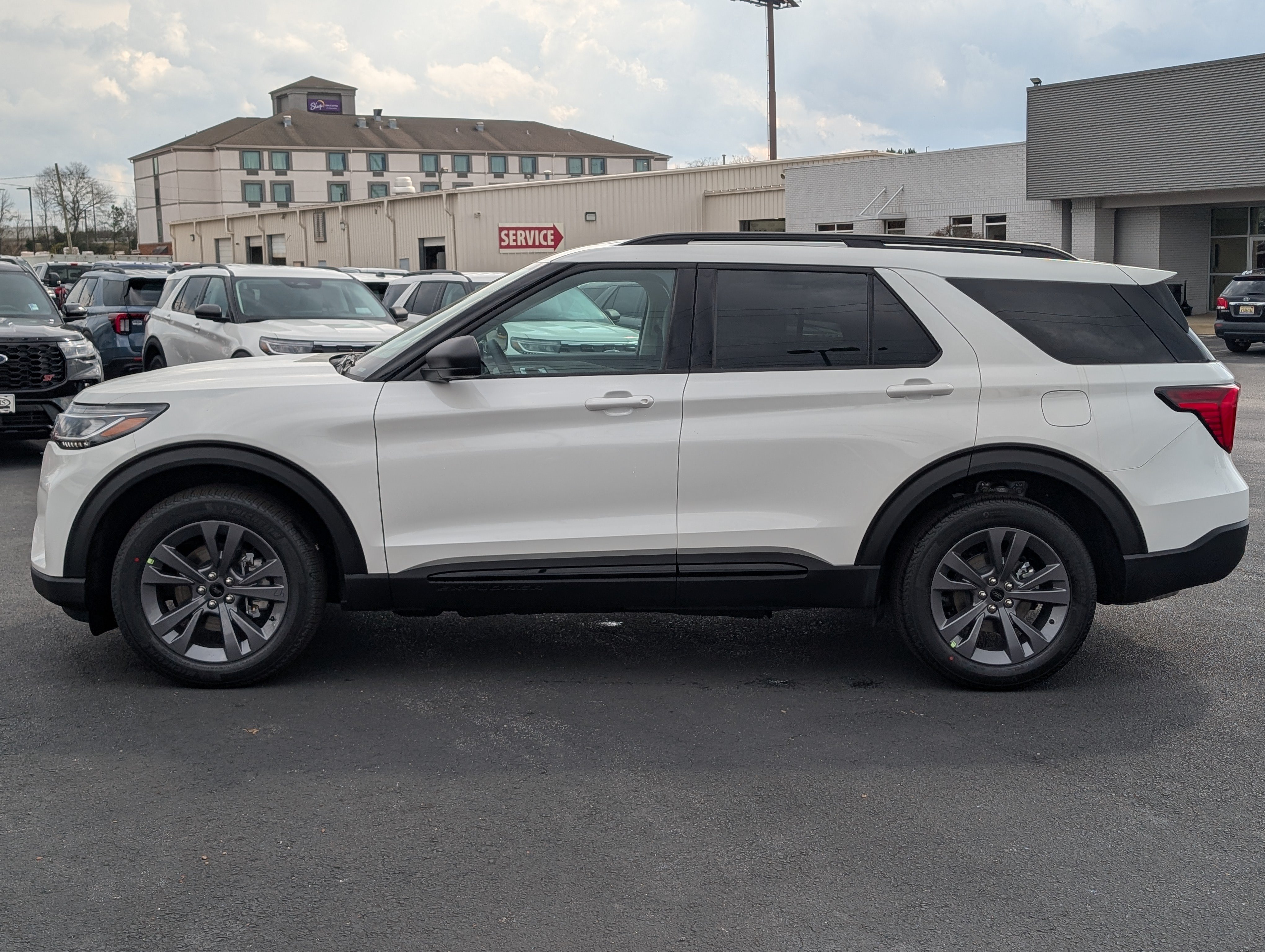 New 2026 Ford Explorer Active w/ Active Comfort Package AWD/4WD image 14