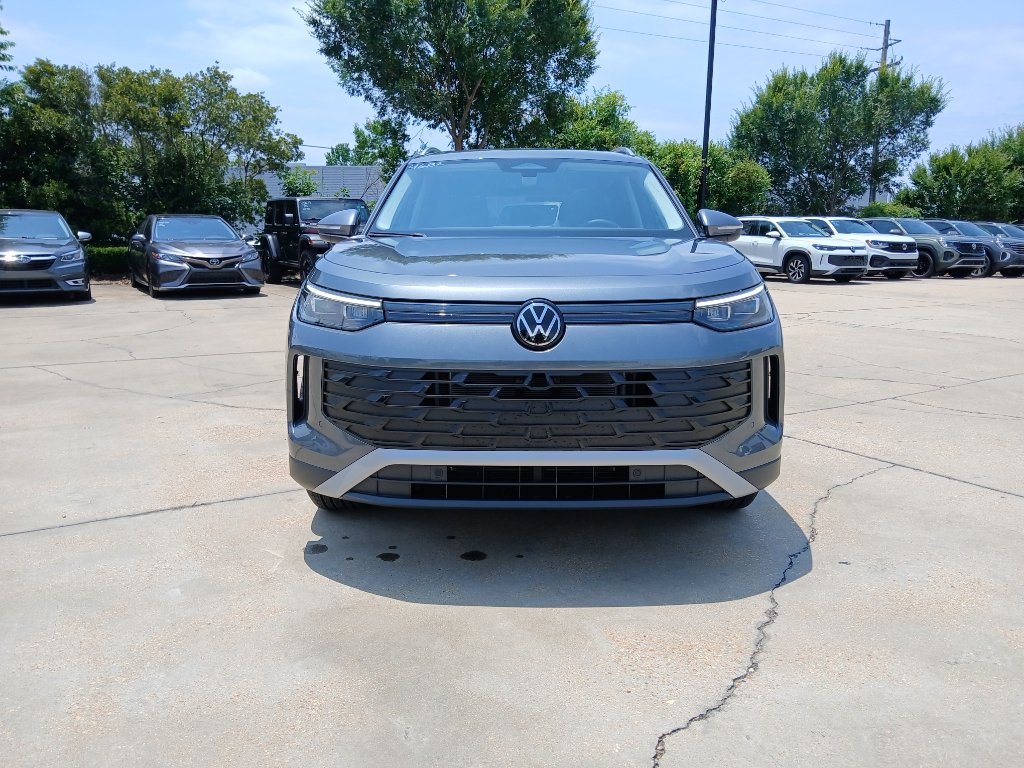 New 2026 Volkswagen Tiguan SE FWD image 2