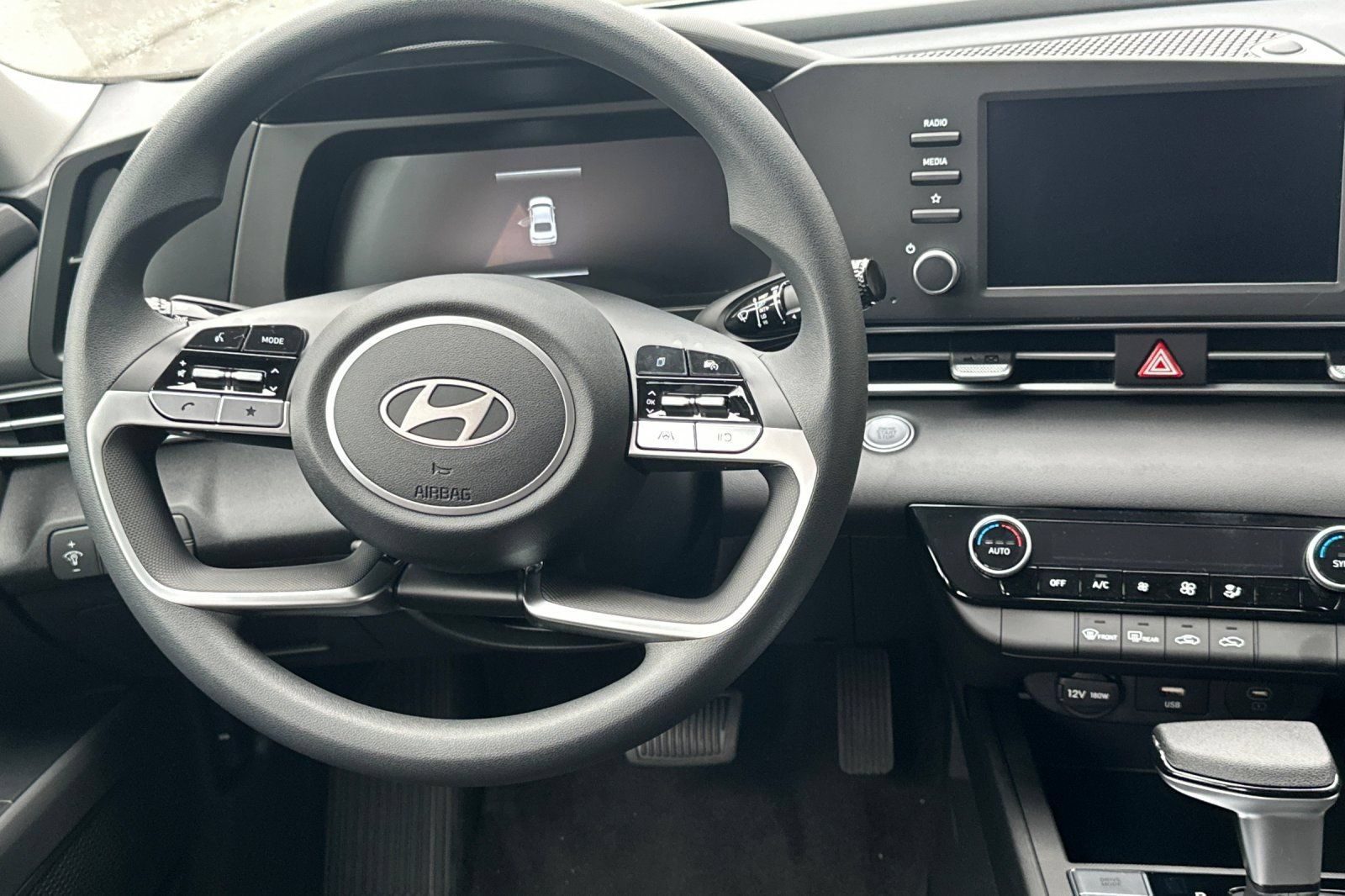 Used 2026 Hyundai Elantra Hybrid FWD image 17