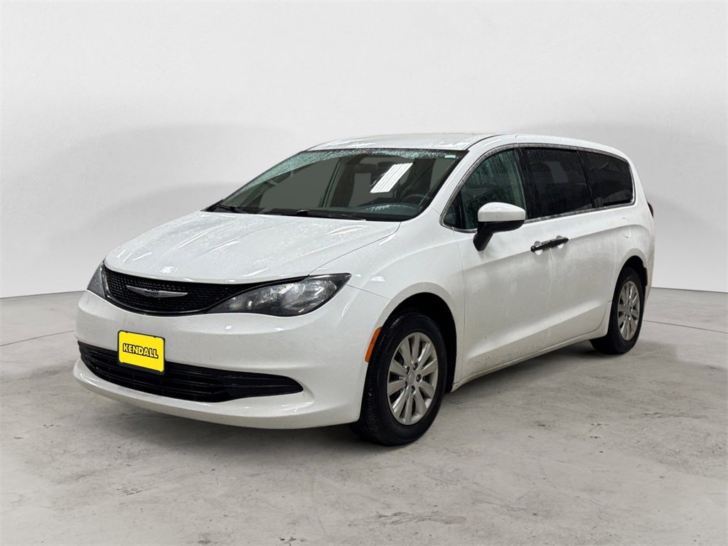 Used 2020 Chrysler Voyager L video 1