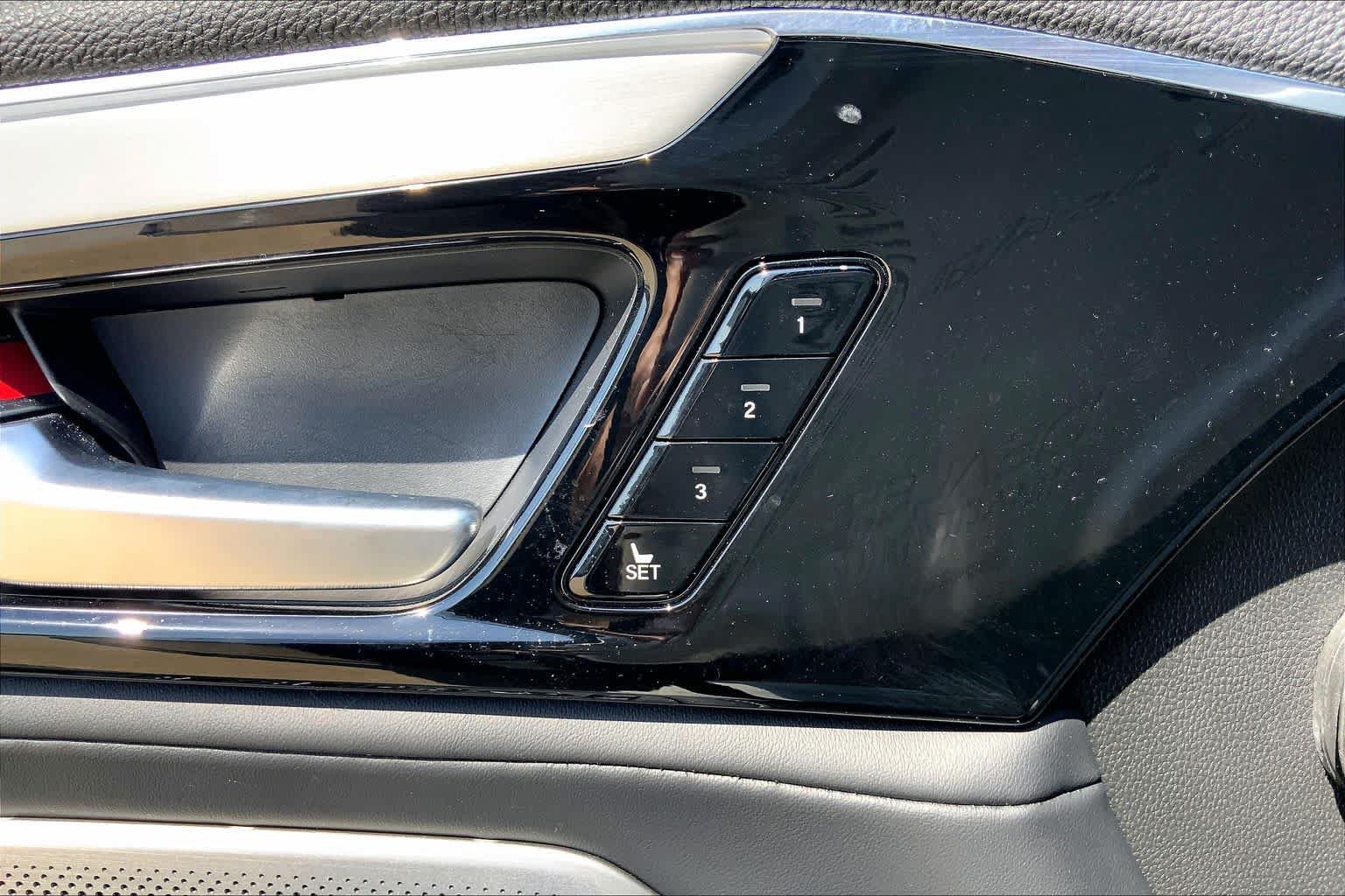 Used 2026 Acura MDX w/ Technology Package FWD image 33