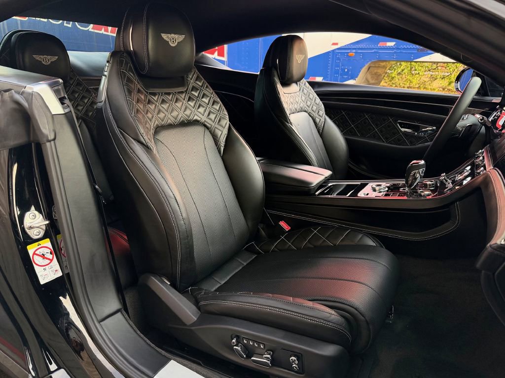 Used 2020 Bentley Continental GT V8 image 32