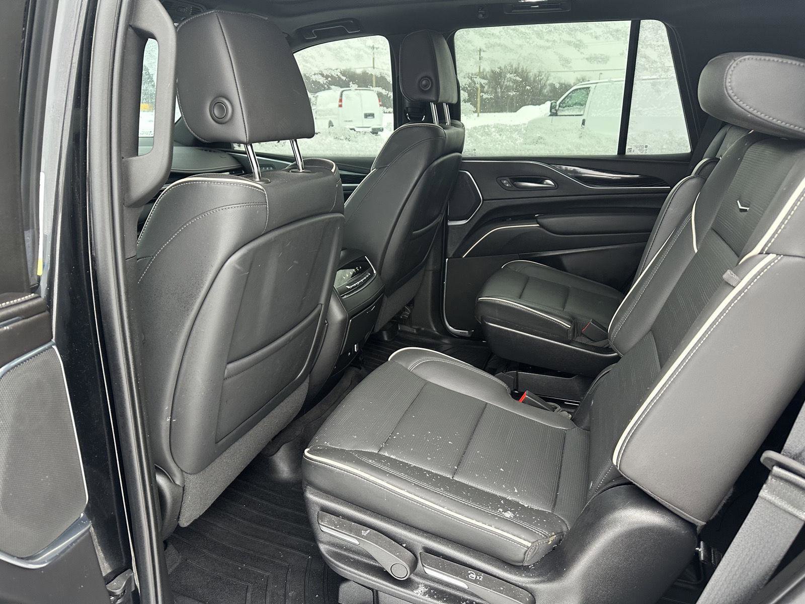 Used 2023 Cadillac Escalade Sport AWD/4WD image 11