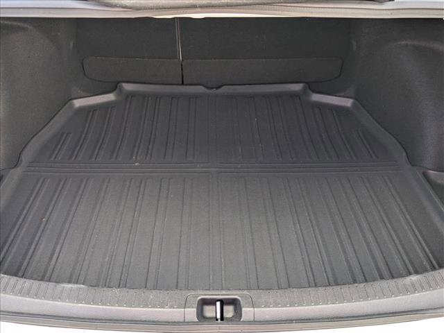 Used 2021 Toyota Corolla LE image 6