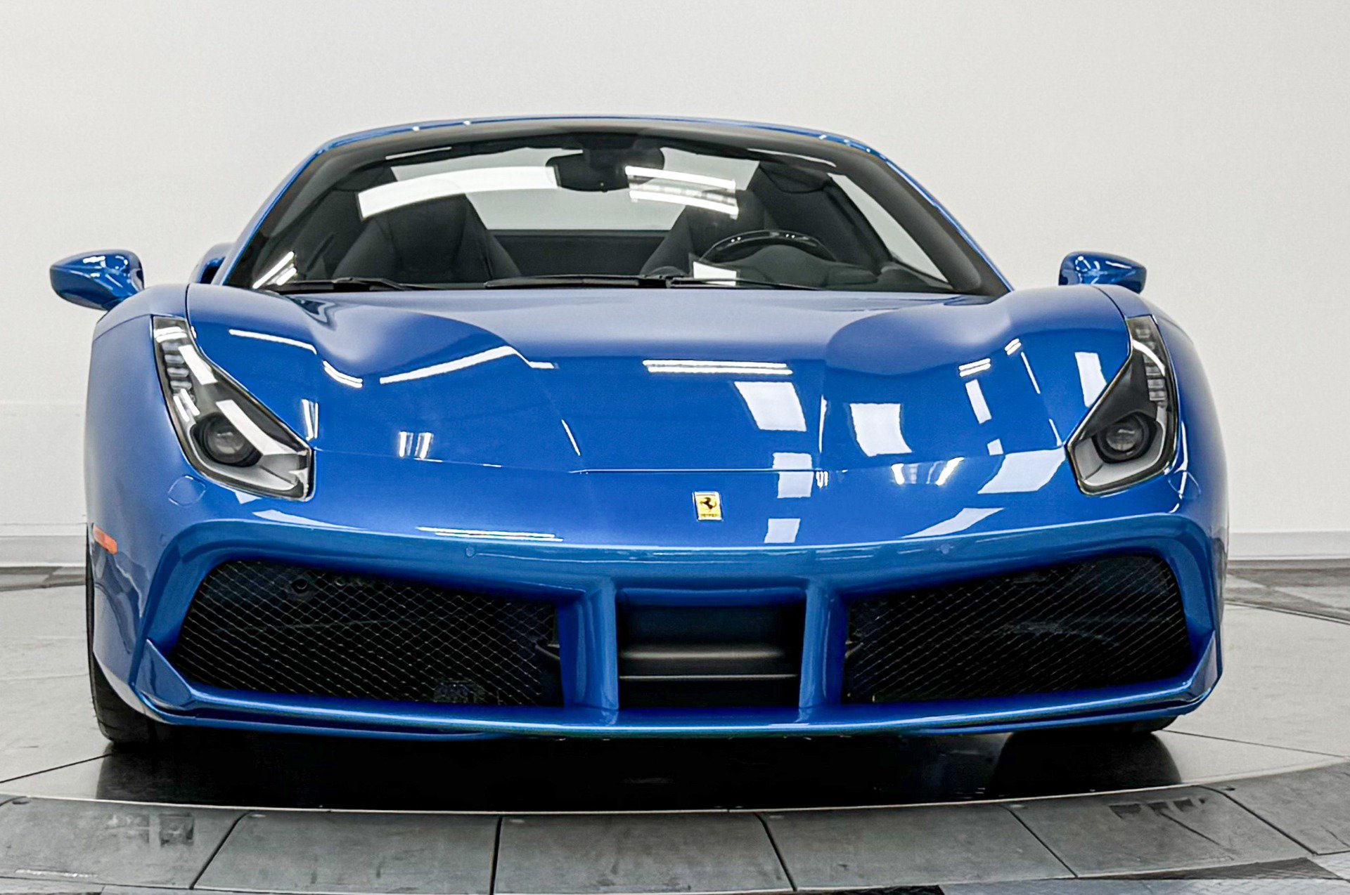 Used 2018 Ferrari 488 Spider RWD image 4