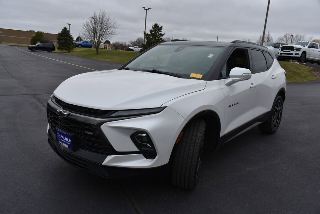 Used 2023 Chevrolet Blazer RS w/ Driver Confidence II Package AWD/4WD image 11