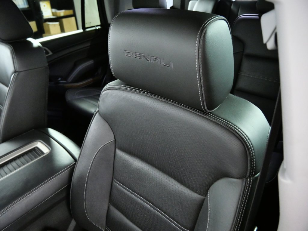 Used 2018 GMC Yukon Denali w/ Open Road Package AWD/4WD image 18