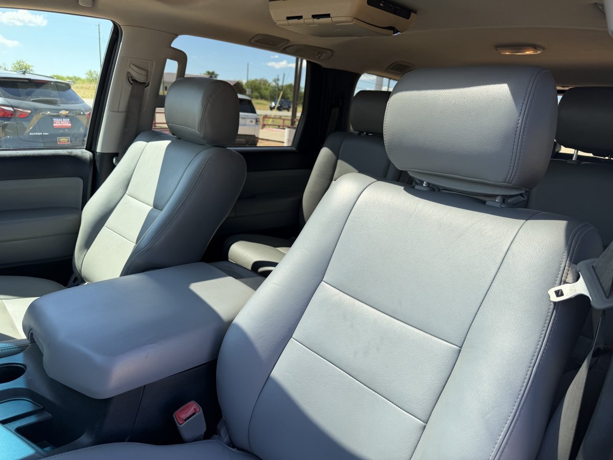 Used 2013 Toyota Sequoia SR5 RWD image 14