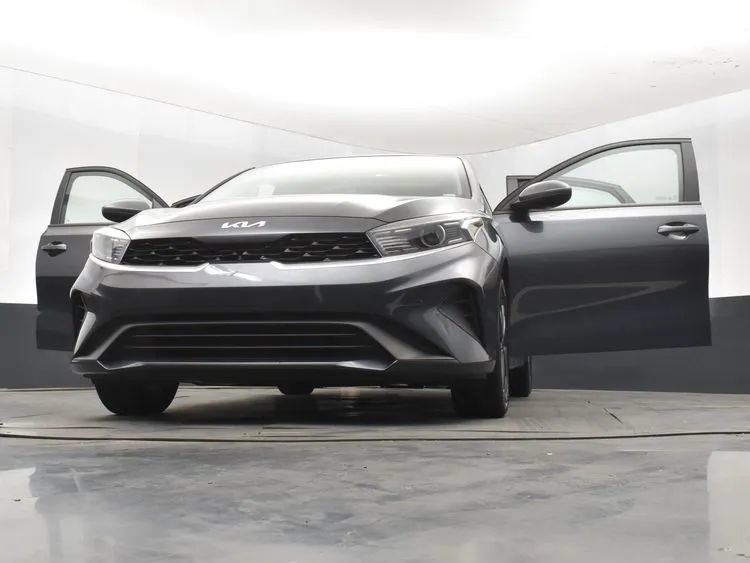 Used 2024 Kia Forte LXS FWD image 11