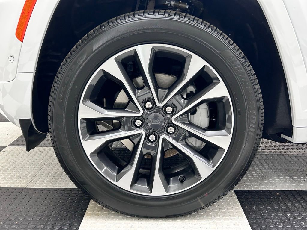 New 2025 Jeep Grand Cherokee Overland w/ Adv Protech Group III image 8