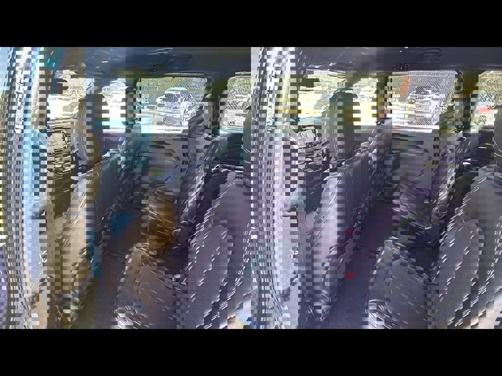 Used 2025 Chrysler Pacifica Select image 24