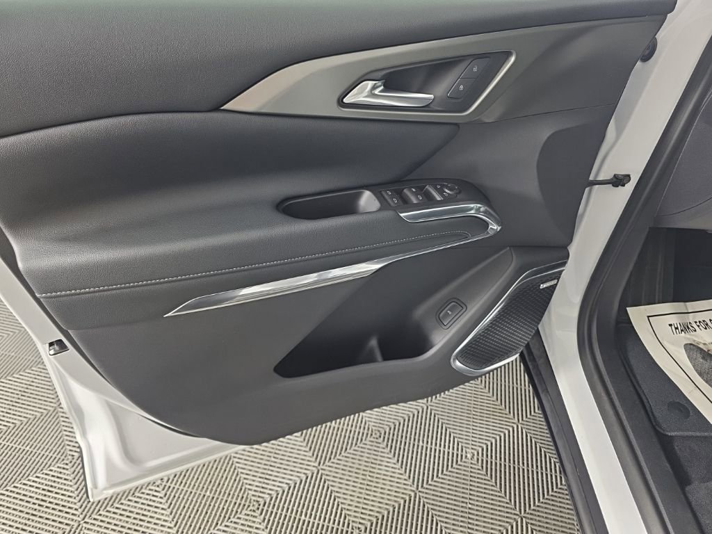 New 2025 Chevrolet Traverse LT w/ Enhanced Driving Package image 12