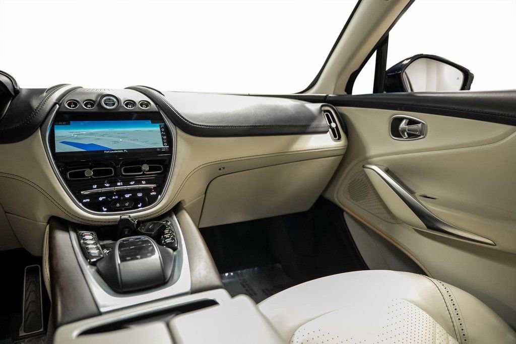 Used 2021 Aston Martin DBX image 32