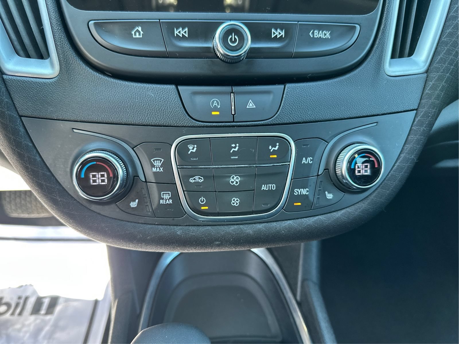 Used 2023 Chevrolet Malibu LT FWD image 27
