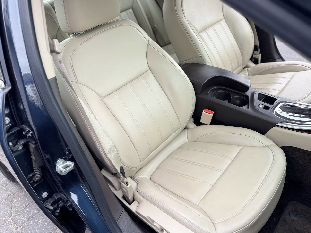 Used 2013 Buick Regal Premium image 13