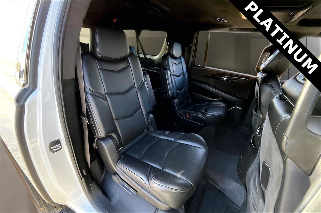 Used 2019 Cadillac Escalade ESV Platinum image 29
