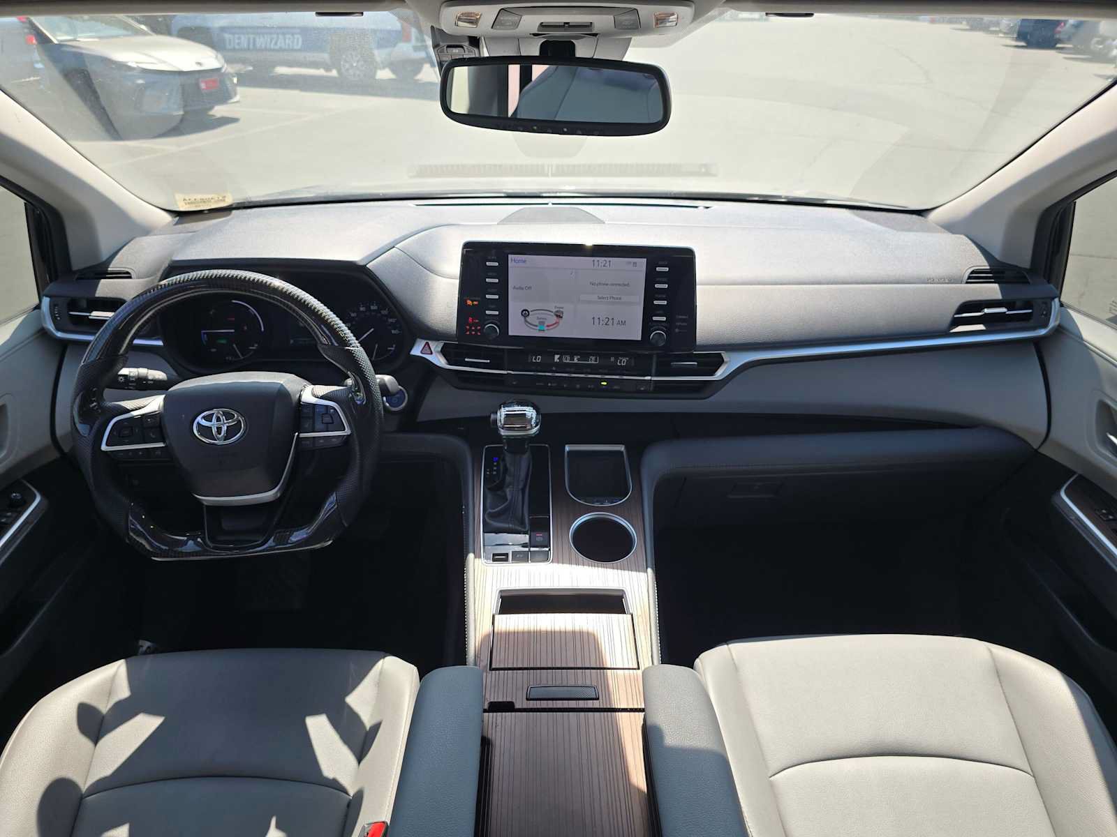 Used 2023 Toyota Sienna XLE FWD image 21