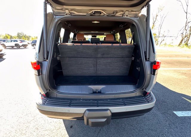 Used 2025 Lexus GX 550 w/ Cold Area Package AWD/4WD image 16